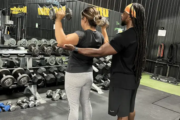 3D Fitness Coach Helping with Lift